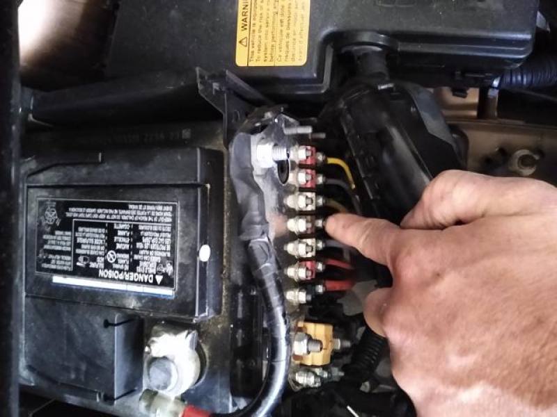 Fuse blown Power door locks inop on 20142018 Ford Transit Connect